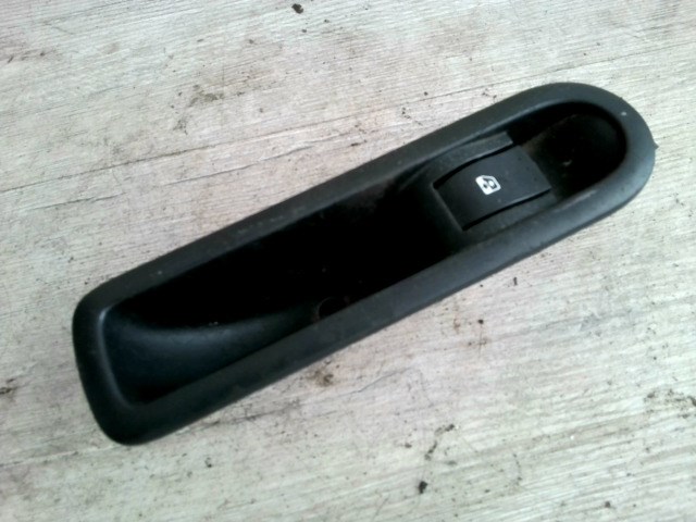 RENAULT SCENIC 03-06 Bal hátsó ablakemelő kapcsoló 1. kép