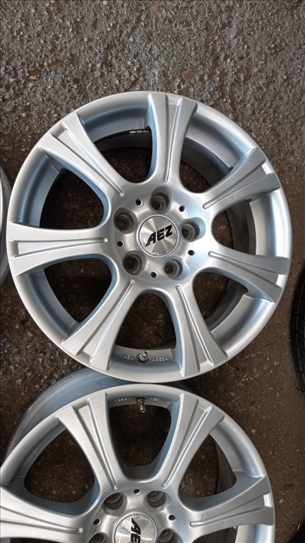  5x112 lyukosztású 7JJ 16" használt RC alufelni 4. kép