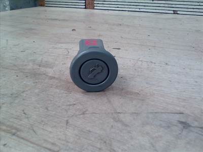 CHEVROLET LACETTI Csomagtérajtó nyitó kapcsoló