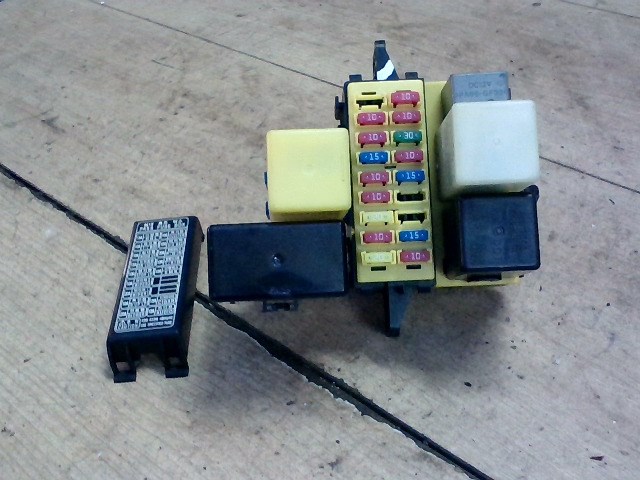 CHEVROLET SPARK M200 05.05-10.02 Biztosítéktábla BCM BSI BSM SAM GEM modul Utastér 1. kép