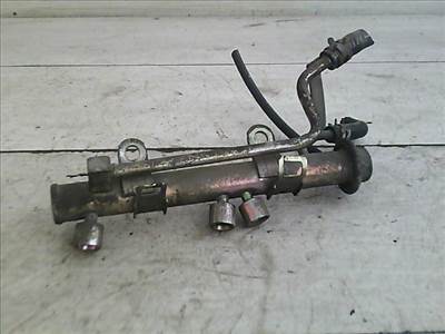 DAIHATSU MOVE 94.06-99-11 Injektor befecskendező híd 