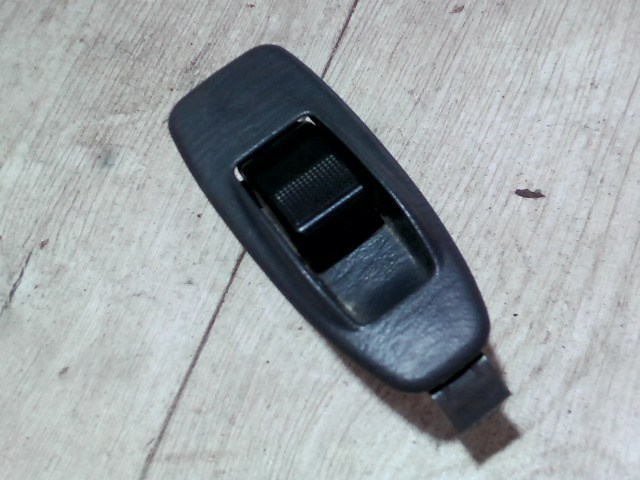 MAZDA PREMACY 99.01-05.10 Bal hátsó ablakemelő kapcsoló 1. kép