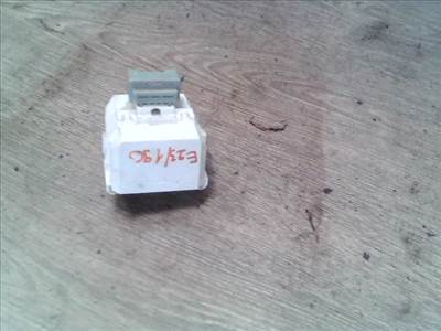 MITSUBISHI COLT 04.04-08.09 Biztosítéktábla BCM BSI BSM SAM GEM modul 