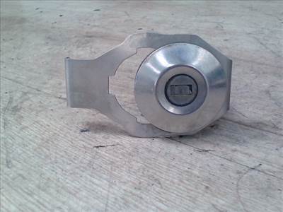 MITSUBISHI COLT 04.04-08.09 Jobb első ajtó dugózár