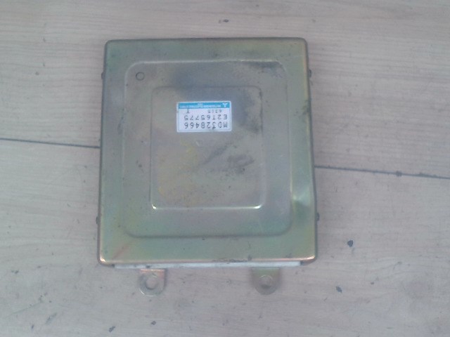 MITSUBISHI COLT 96-98 Motorvezérlő egység ECU PCM modul 1. kép