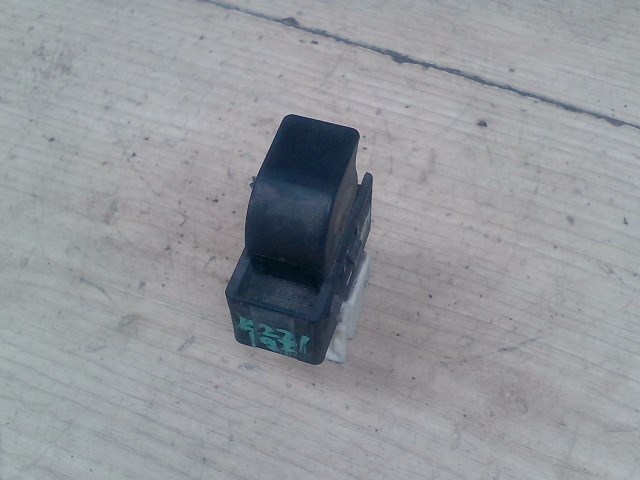 NISSAN ALMERA 96-98 Jobb első ablakemelő kapcsoló 1. kép