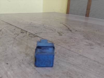 NISSAN PRIMERA P11 96.10-99.09 Relé