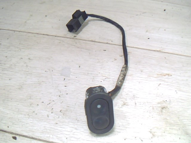 OPEL CORSA B 93-00 Bal első ablakemelő kapcsoló 1. kép