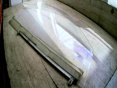 SUZUKI SWIFT 96-05 Jobb első ajtóüveg