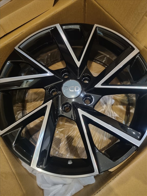  5x114.3 lyukosztású 7JJ 17" új alufelni 1. kép