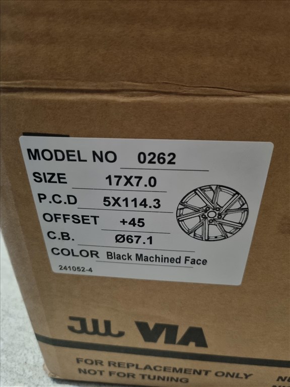  5x114.3 lyukosztású 7JJ 17" új alufelni 3. kép