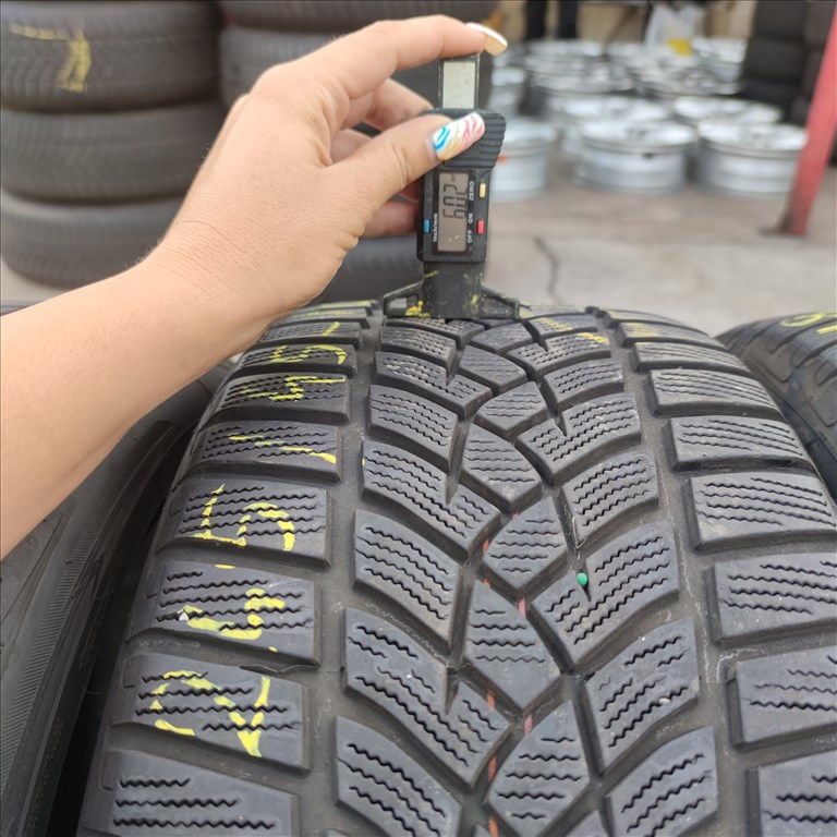  245/45 R18 Goodyear téli gumi 100000ft a 4db/48/ 2. kép