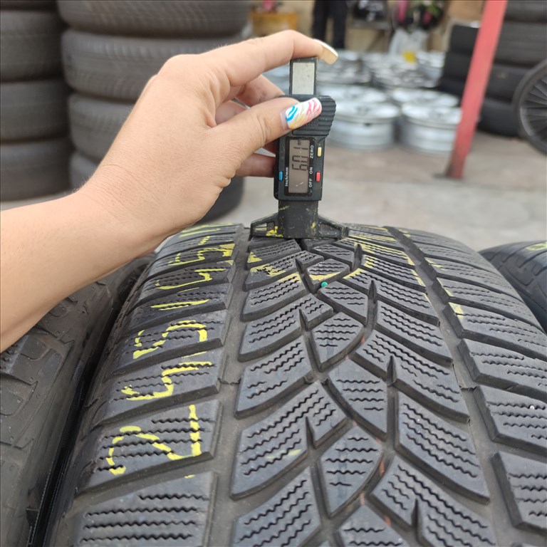  245/45 R18 Goodyear téli gumi 100000ft a 4db/48/ 3. kép