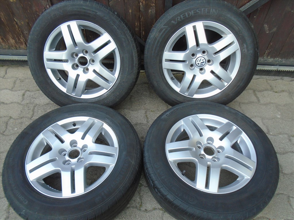 VW Golf IV 15 collos gyári alufelni garnitúra (5x100) nyári gumival 1. kép