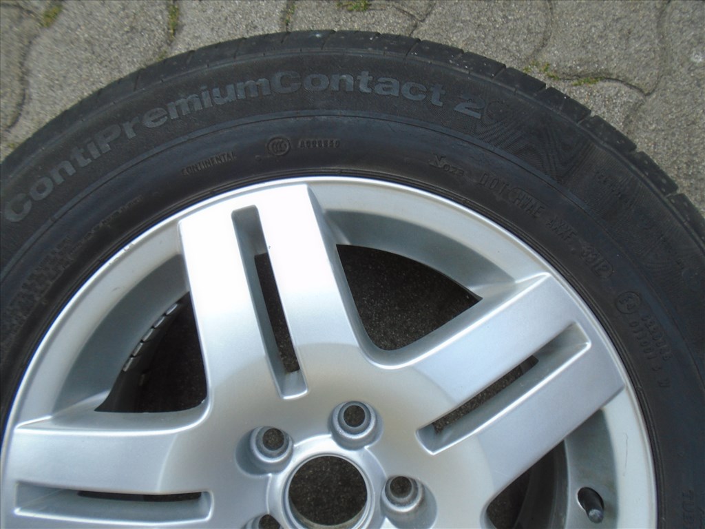 VW Golf IV 15 collos gyári alufelni garnitúra (5x100) nyári gumival 5. kép