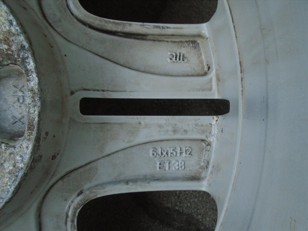 VW Golf IV 15 collos gyári alufelni garnitúra (5x100) nyári gumival 7. kép