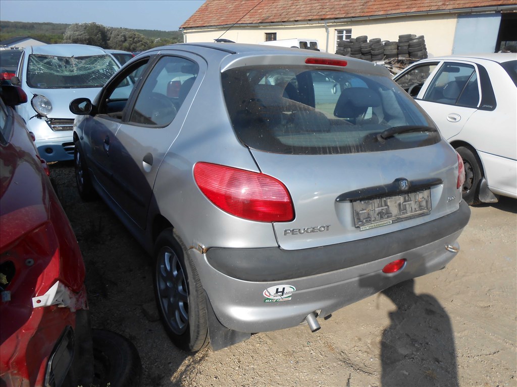 PEUGEOT 206 Ferdehátú (2A/C) 1.1 i első embléma 9628688677 3. kép