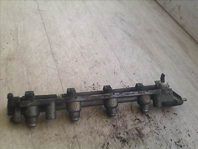 MAZDA 121 96- Injektor befecskendező híd 