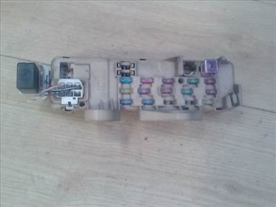 MAZDA 323F 98-04 Biztosítéktábla BCM BSI BSM SAM GEM modul Utastér