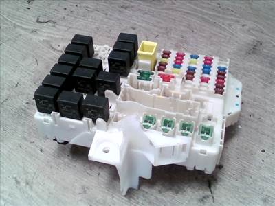 MITSUBISHI COLT 04.04-08.09 Biztosítéktábla BCM BSI BSM SAM GEM modul Utastér