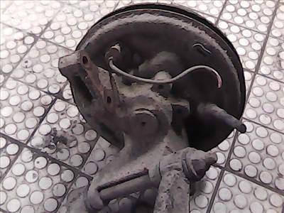 NISSAN PRIMERA P10 90.10-96.10 Bal hátsó kerékagy