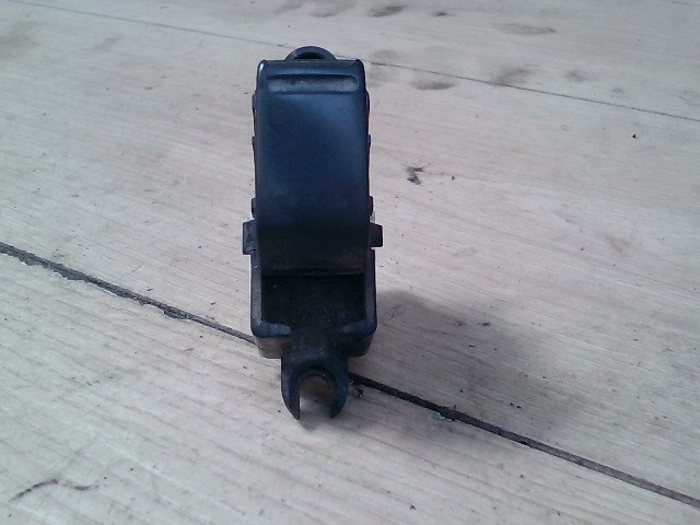 NISSAN X-TRAIL T30 2001.06.01-2007.02.28 Jobb első ablakemelő kapcsoló 1. kép