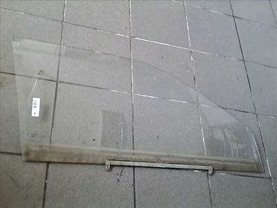 SUZUKI SWIFT 96-05 Jobb első ajtóüveg