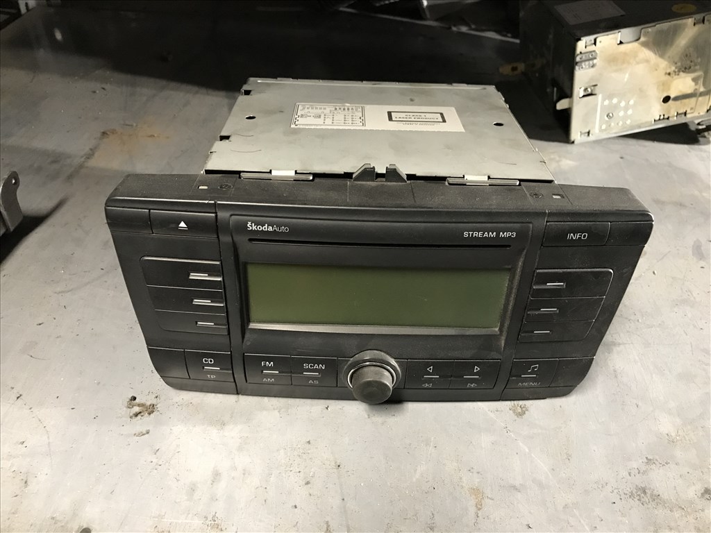 Skoda Octavia II fejegység 1z0035161c 1. kép