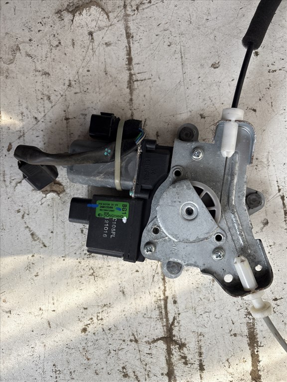 Opel Antara 2006-2015 bal első Ablakemelő szerkezet elektromos 4. kép