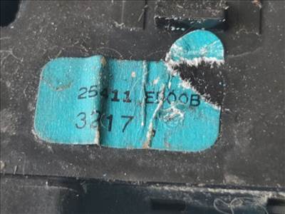 Nissan Note I NISSAN NOTE Jobb első Ablakemelő Kapcsoló  25411ed00b