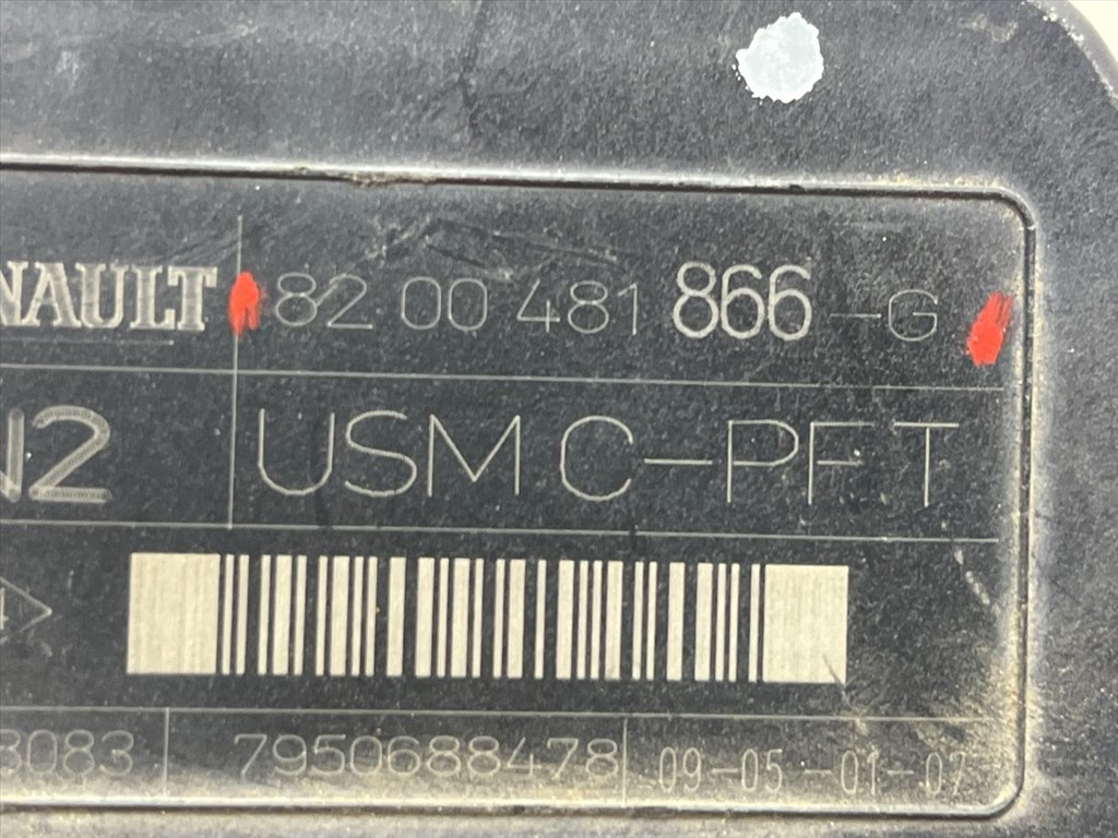 RENAULT SCÉNIC II (JM0/1_) 1.9 dCi (JM15) Biztosítéktábla Motortér #40181# 8200481866G  6. kép