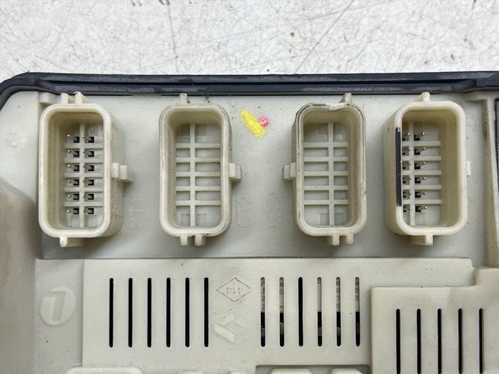 RENAULT SCÉNIC II (JM0/1_) 1.9 dCi (JM15) Biztosítéktábla Motortér #40181# 8200481866G  7. kép