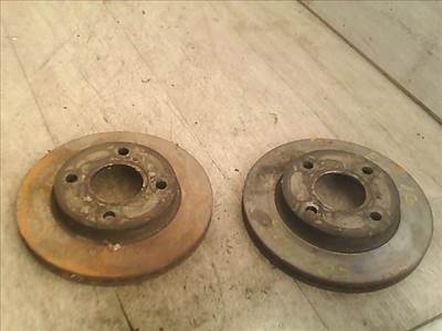 FORD ESCORT 95- Első pár féktárcsa