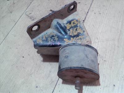 LADA NIVA 1.7 Motortartó gumibak jobb