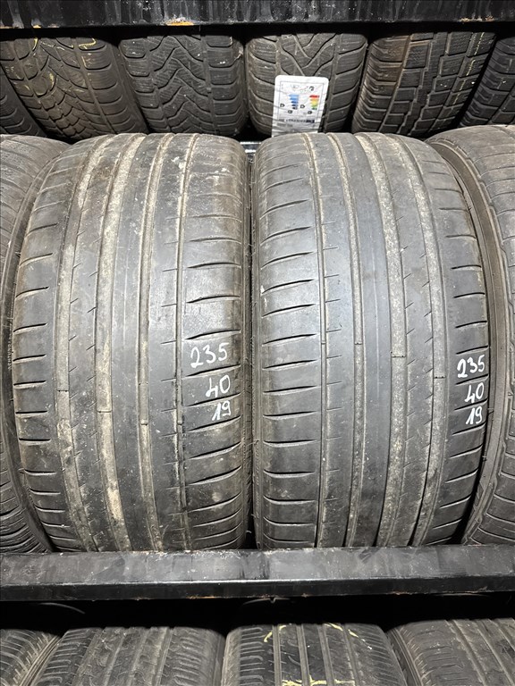 235/40 R19 Michelin Pilot Sport 4 96Y l 5,5mm l 2db l DOT2719 1. kép