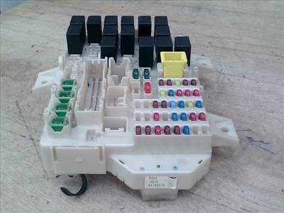 MITSUBISHI COLT 04.04-08.09 Biztosítéktábla BCM BSI BSM SAM GEM modul Utastér