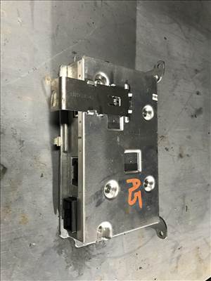 Audi A5 (B8 - 8T) erősítő  8t0035462