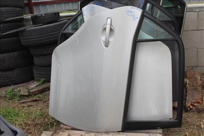 Toyota Auris (E150) komplett jobb hátsó ajtó (1548)