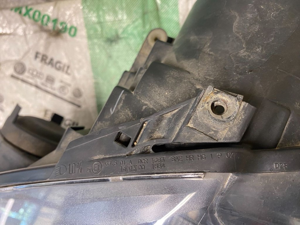 VW GOLF V Bal Xenon fényszóró  2. kép