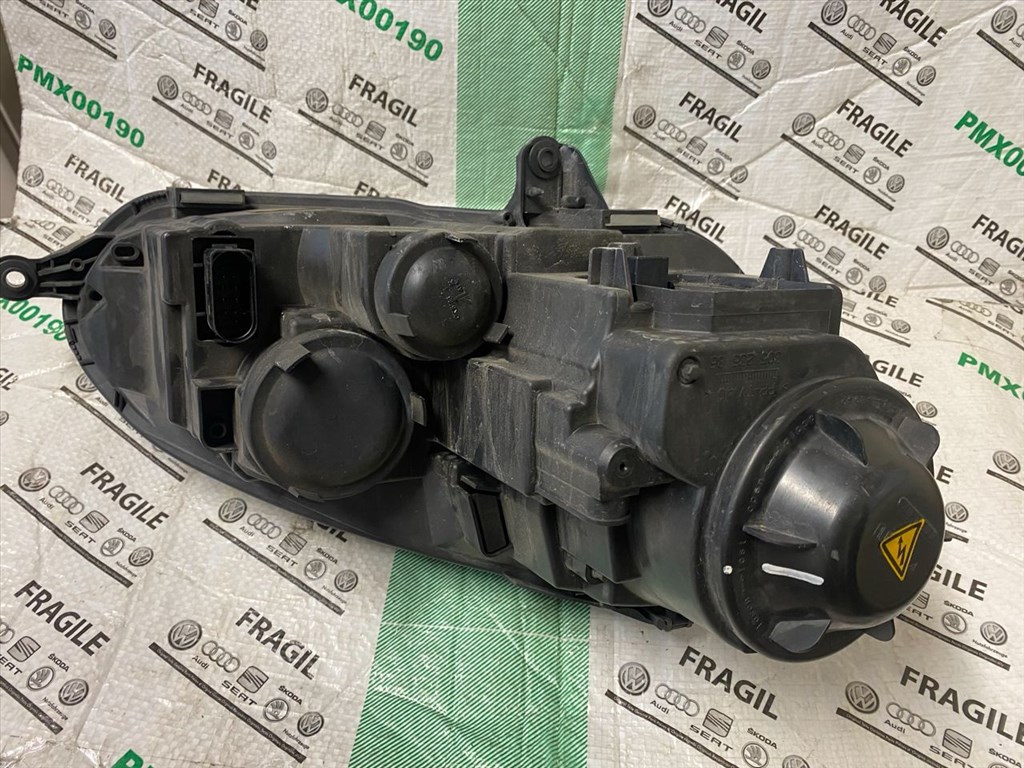 VW GOLF V Bal Xenon fényszóró  5. kép