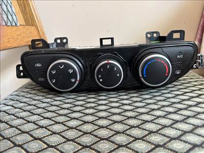 Hyundai i10 (IA/BA) fűtéskapcsoló  97250b9000