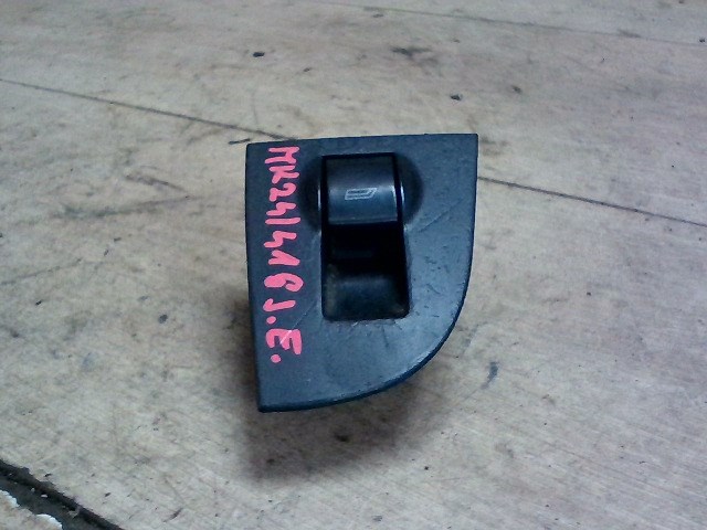 AUDI A6 97-04 Jobb első ablakemelő kapcsoló 1. kép