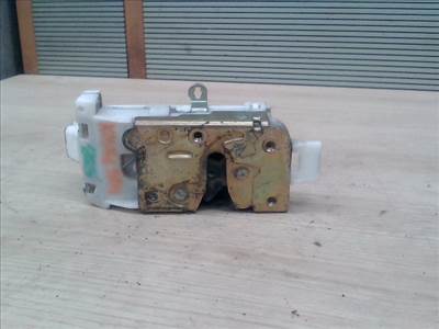 FORD MONDEO 01-07 Bal hátsó ajtó zárszerkezet központi záras