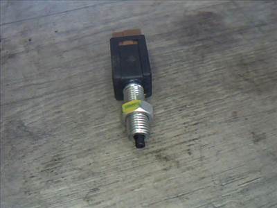 INFINITI G37 Cabrio Féklámpa pedál kapcsoló