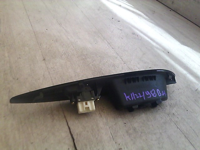 MAZDA 6 02-05 Bal hátsó ablakemelő kapcsoló 1. kép