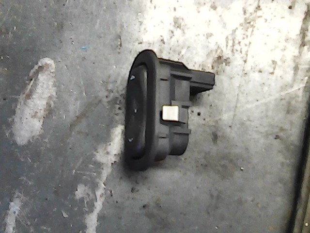 OPEL CORSA C 00-06 Ablakemelő kapcsoló pozíció független 1. kép