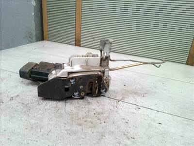 SUZUKI LIANA Bal első ajtó zárszerkezet központi záras