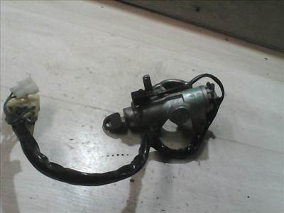 SUZUKI SWIFT 89-96 Gyújtáskapcsoló házzal