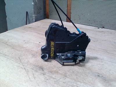 TOYOTA Auris 2007.03.01-2010.02.28 Jobb első ajtó zárszerkezet központizáras