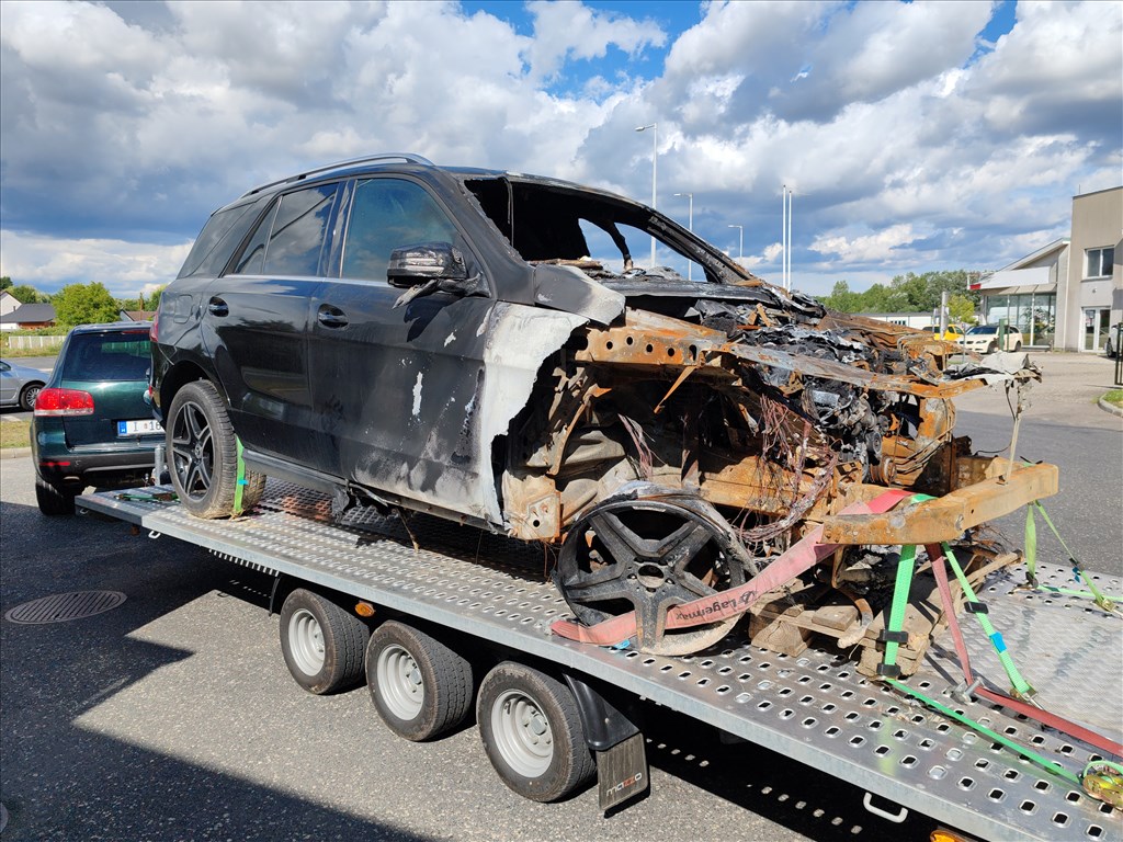 R0302 Mercedes ML GLE W166 166 bontott alkatrészei 1. kép
